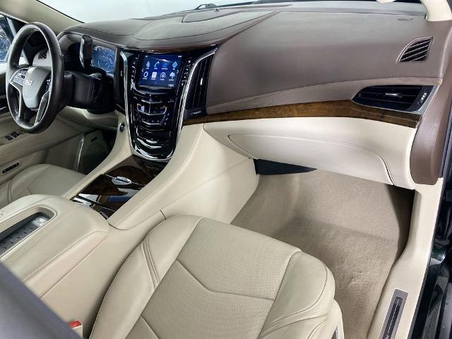 2016 Cadillac Escalade Vehicle Photo in ALLIANCE, OH 44601-4622