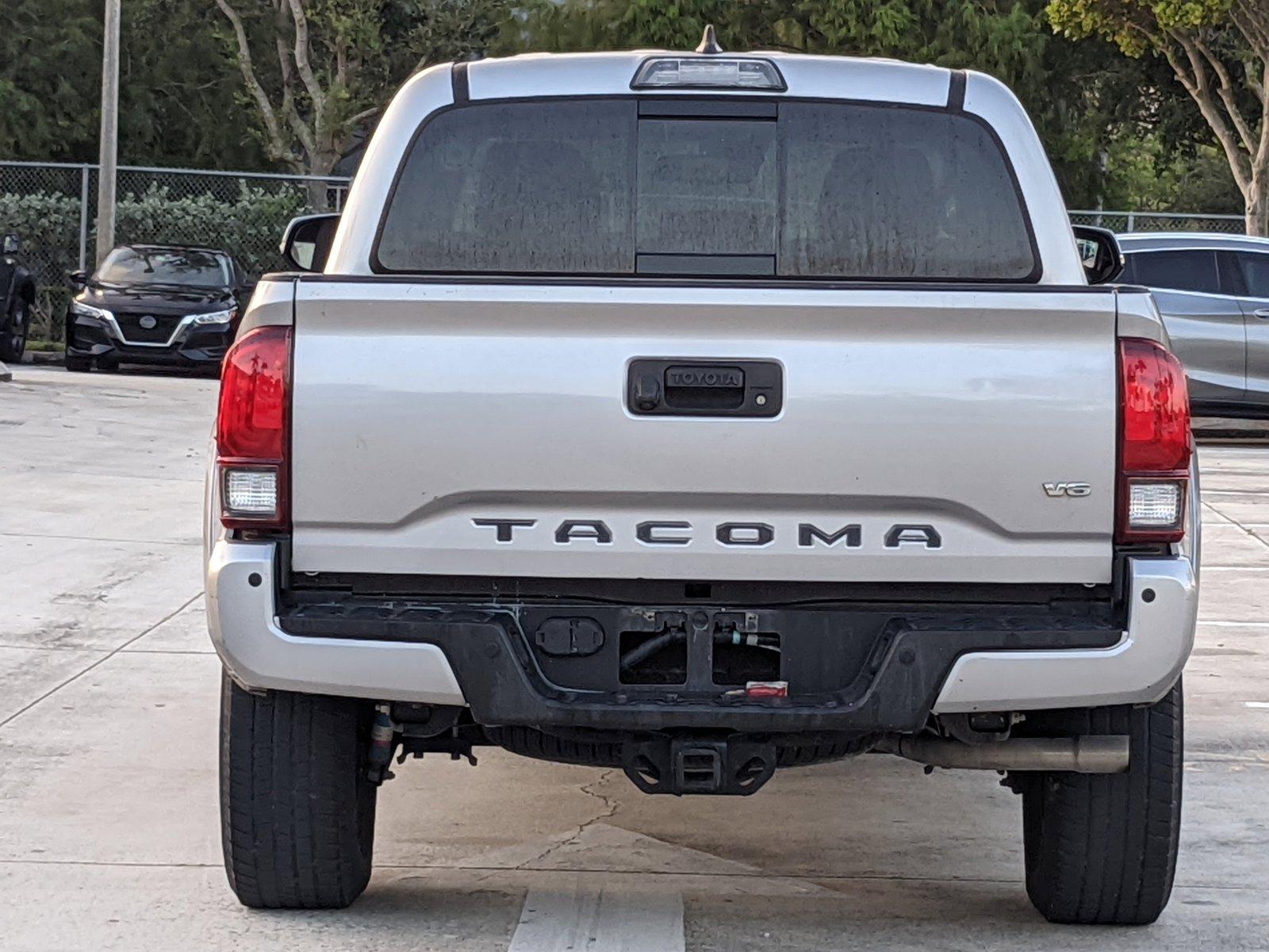 2019 Toyota Tacoma 4WD Vehicle Photo in Davie, FL 33331