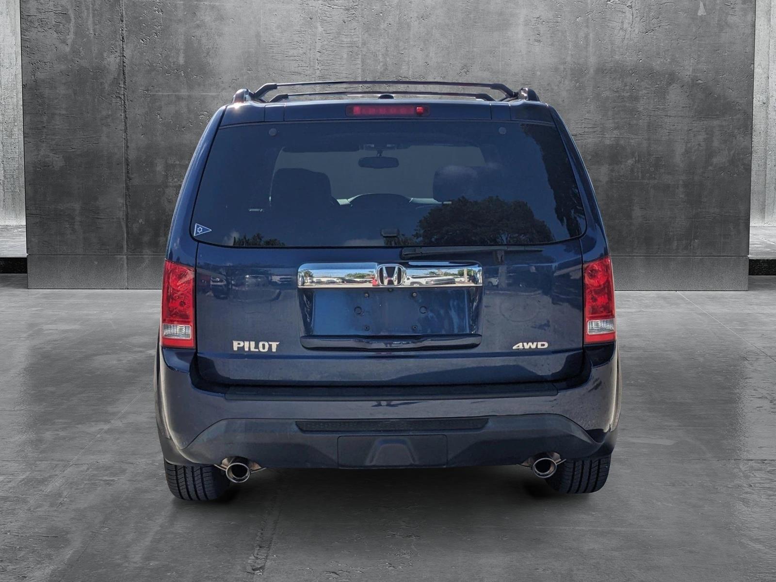 2015 Honda Pilot Vehicle Photo in GREENACRES, FL 33463-3207