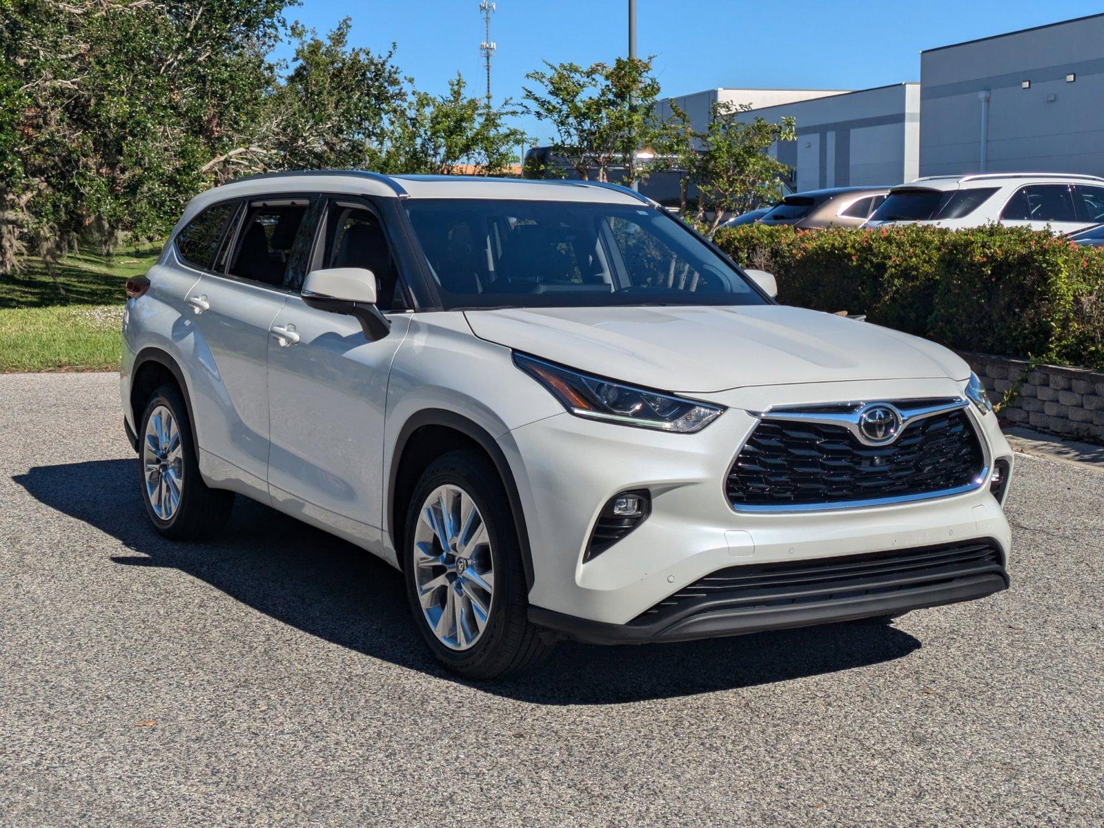 2021 Toyota Highlander Vehicle Photo in Sarasota, FL 34231