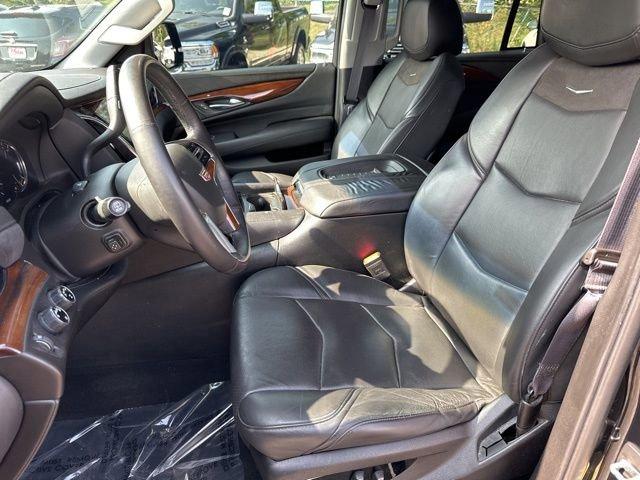 2017 Cadillac Escalade Vehicle Photo in MEDINA, OH 44256-9631