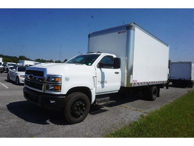 2023 Chevrolet Silverado Chassis Cab Vehicle Photo in ALCOA, TN 37701-3235