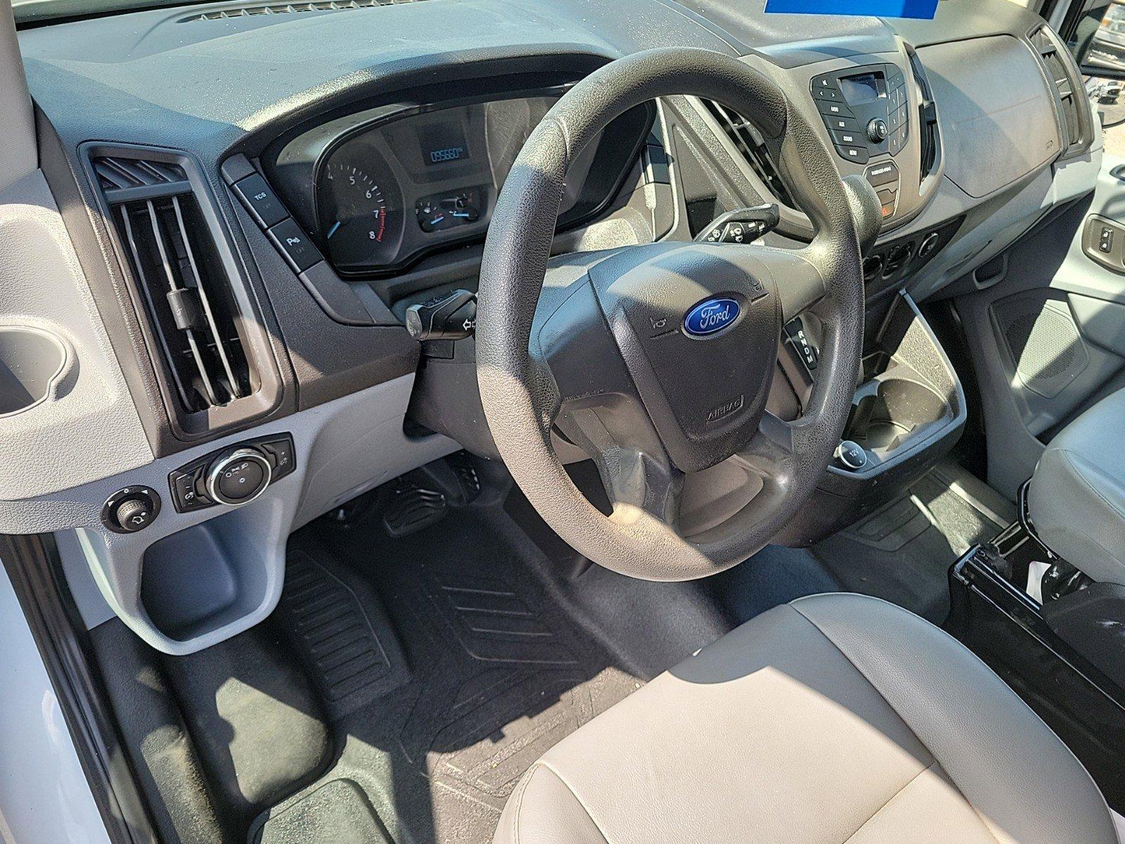 2018 Ford Transit Van Vehicle Photo in Saint Charles, IL 60174