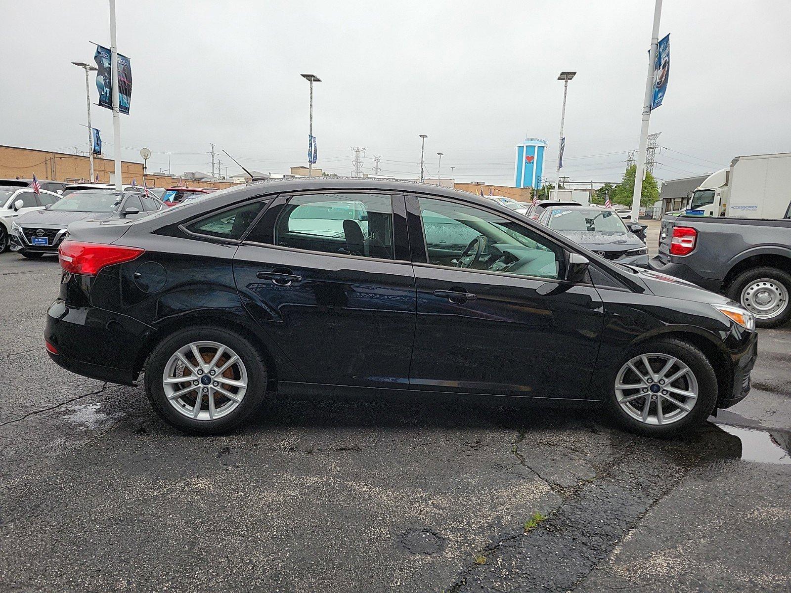 2018 Ford Focus Vehicle Photo in Saint Charles, IL 60174