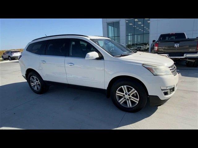 Used 2015 Chevrolet Traverse 2LT with VIN 1GNKRHKD9FJ255513 for sale in Centralia, MO