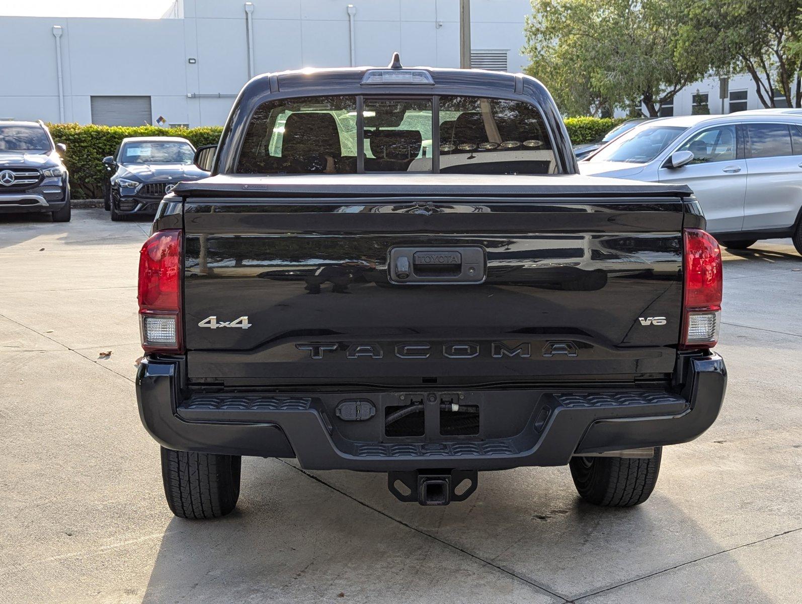 2022 Toyota Tacoma 4WD Vehicle Photo in Pembroke Pines , FL 33027