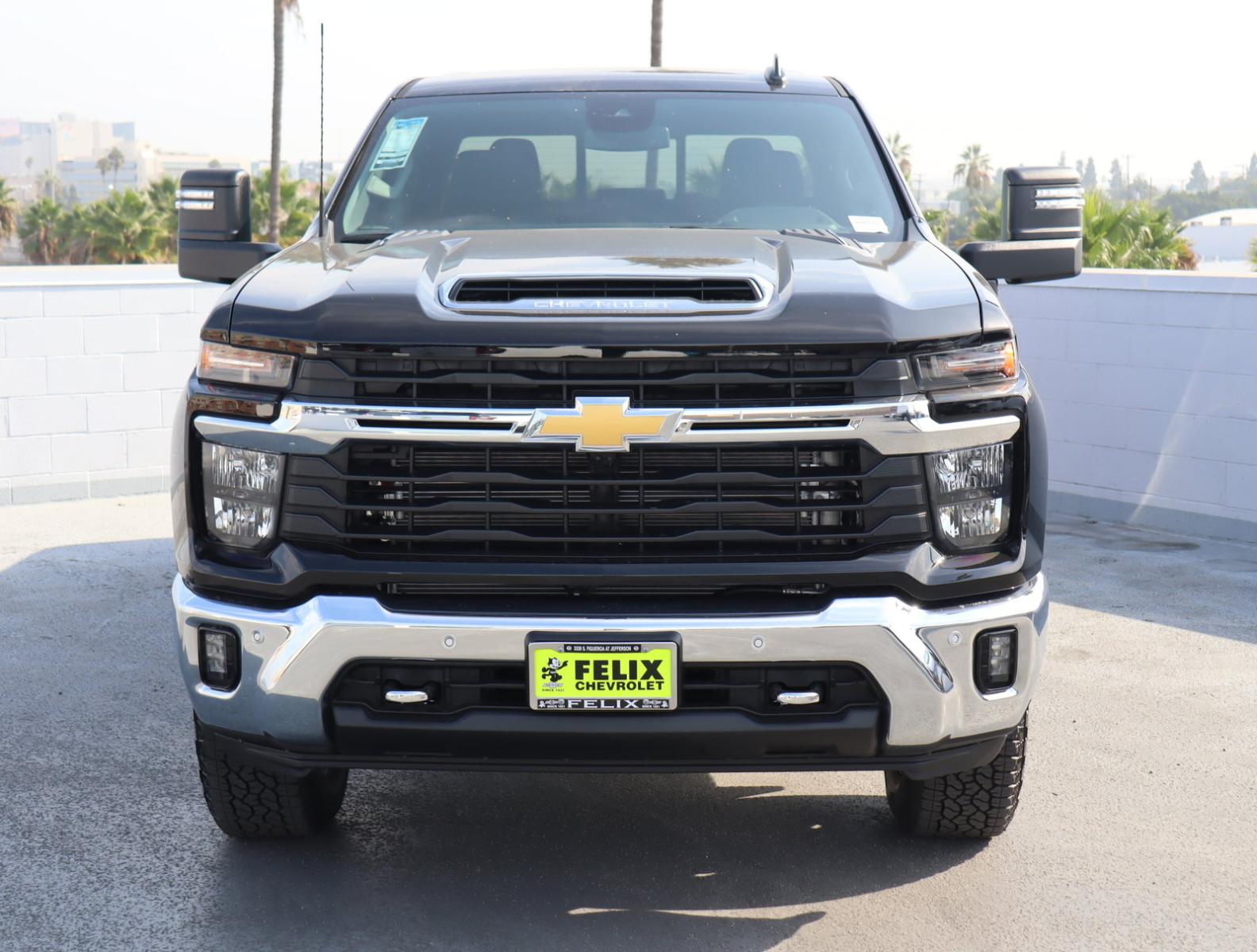 2025 Chevrolet Silverado 2500 HD Vehicle Photo in LOS ANGELES, CA 90007-3794