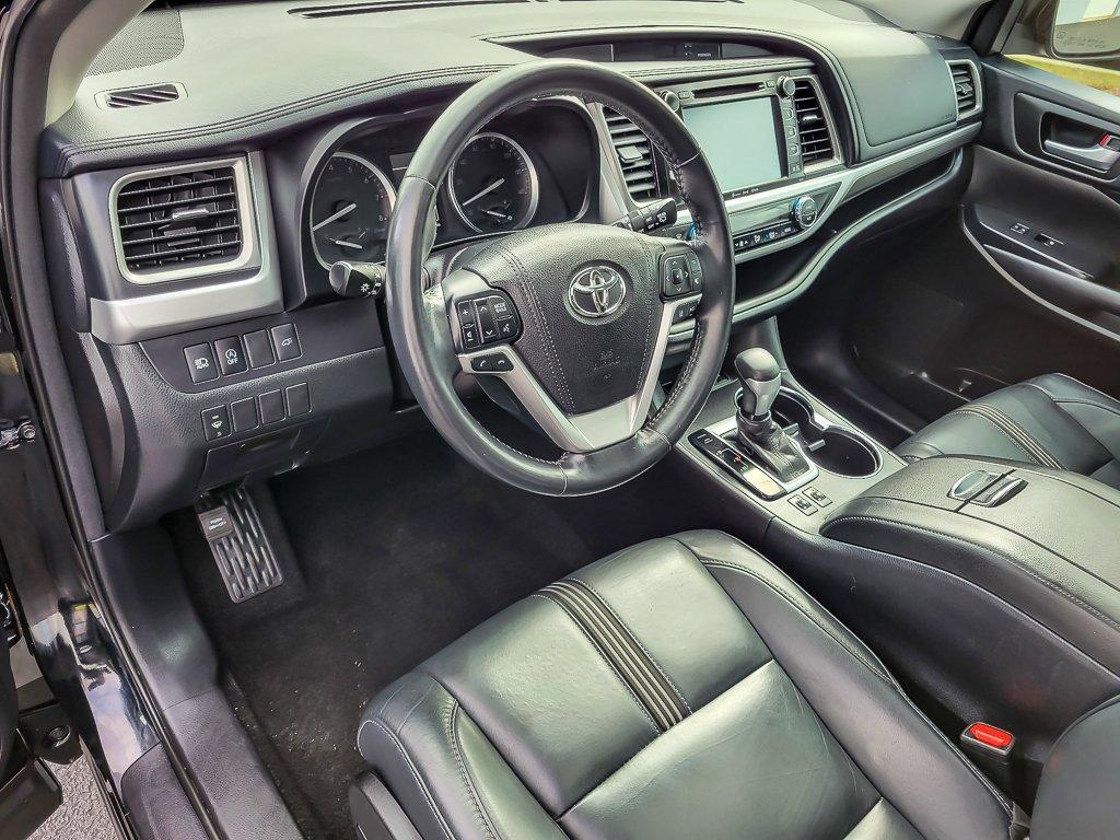 2018 Toyota Highlander Vehicle Photo in Saint Charles, IL 60174