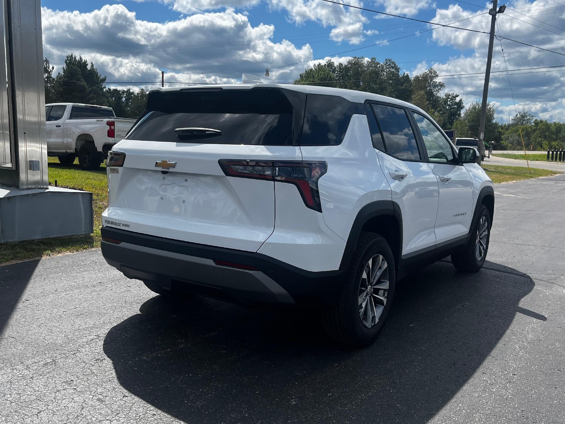 2025 Chevrolet Equinox Vehicle Photo in CLARE, MI 48617-9414