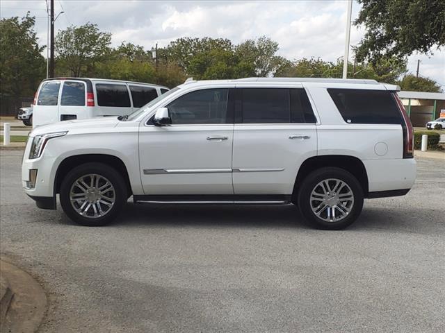 2017 Cadillac Escalade Vehicle Photo in DENTON, TX 76210-9321