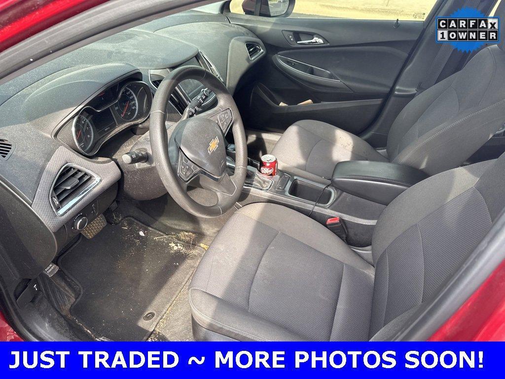 2019 Chevrolet Cruze Vehicle Photo in Plainfield, IL 60586