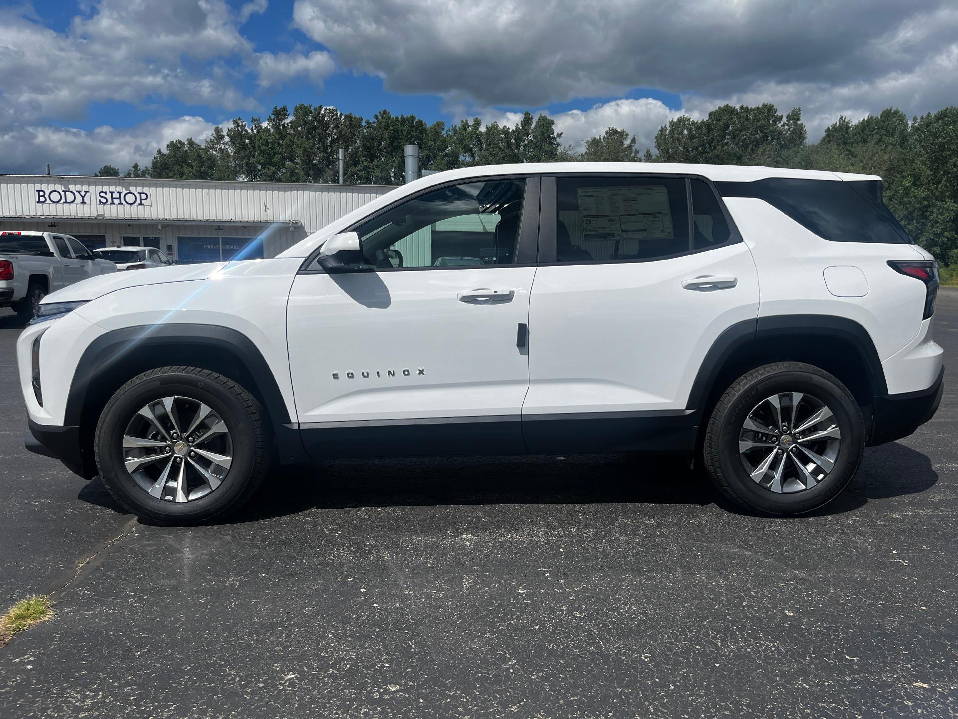 2025 Chevrolet Equinox Vehicle Photo in CLARE, MI 48617-9414