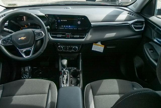 2024 Chevrolet Trailblazer Vehicle Photo in VENTURA, CA 93003-8585