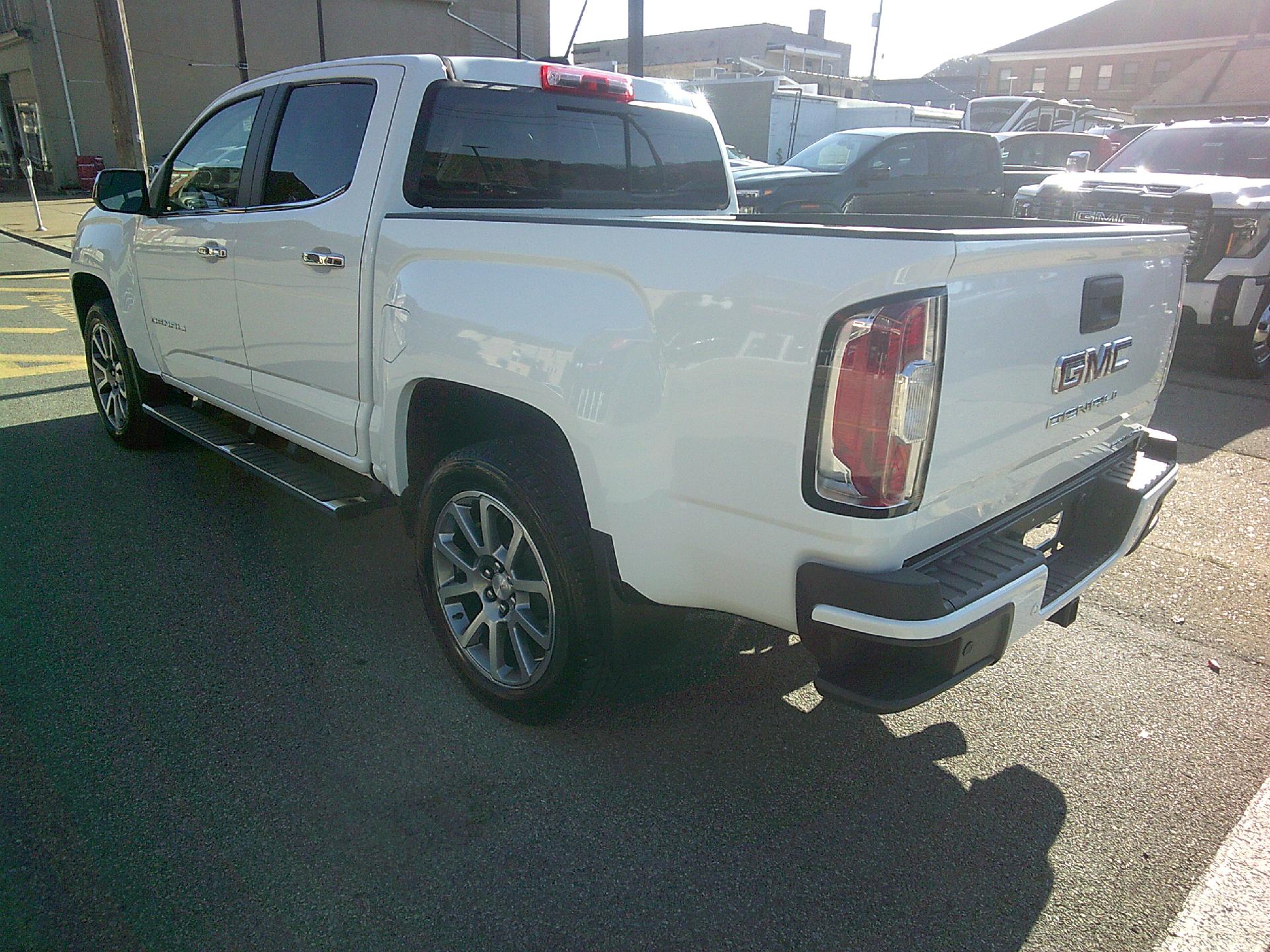 2022 GMC Canyon Vehicle Photo in KITTANNING, PA 16201-1536