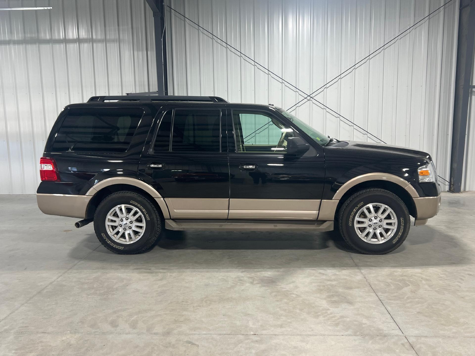 Used 2014 Ford Expedition XLT with VIN 1FMJU1J51EEF50936 for sale in Kansas City