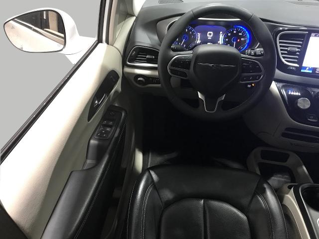 2022 Chrysler Pacifica Vehicle Photo in GREEN BAY, WI 54303-3330