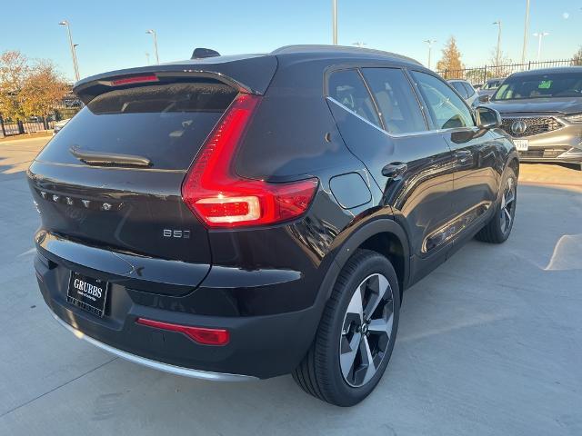 2025 Volvo XC40 Vehicle Photo in Grapevine, TX 76051