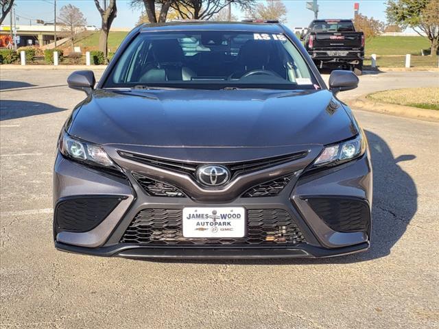 Used 2021 Toyota Camry SE with VIN 4T1G11AK0MU483811 for sale in Denton, TX