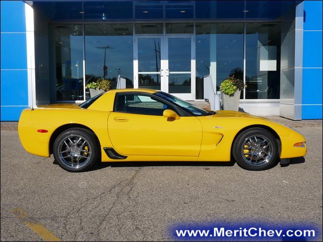 Used 2001 Chevrolet Corvette Base with VIN 1G1YY12S715121377 for sale in Maplewood, Minnesota