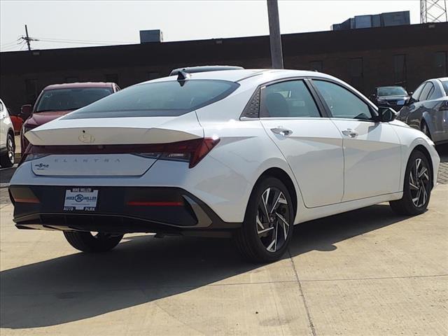 2024 Hyundai ELANTRA Vehicle Photo in Peoria, IL 61615