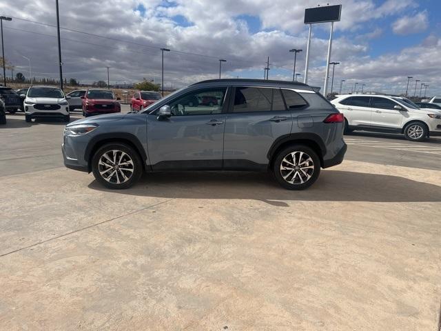 2024 Toyota Corolla Cross Vehicle Photo in Winslow, AZ 86047-2439