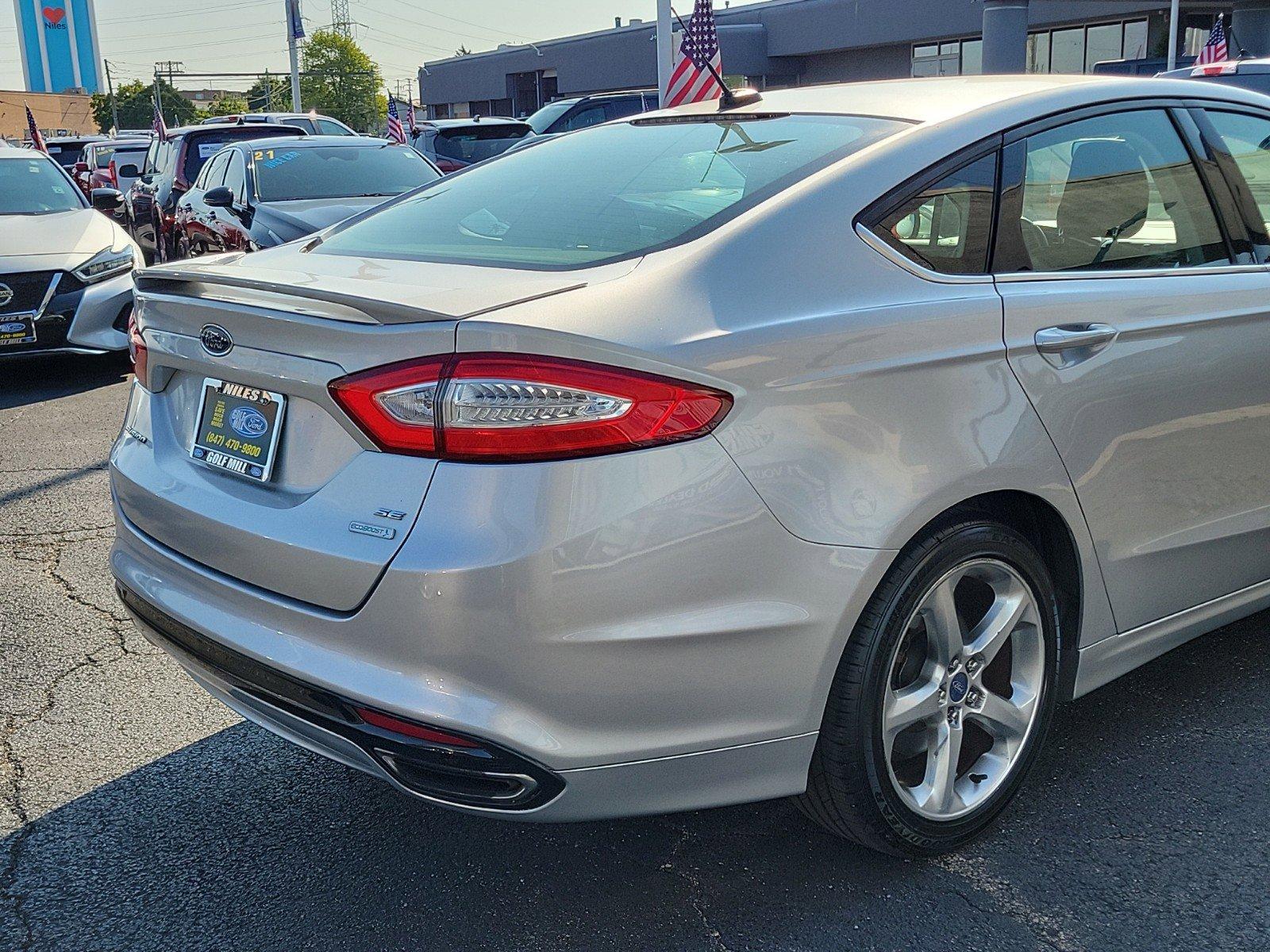 2013 Ford Fusion Vehicle Photo in Saint Charles, IL 60174