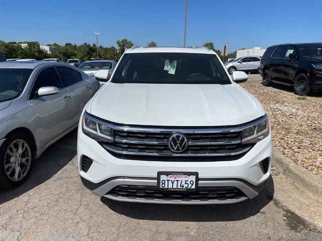 Used 2022 Volkswagen Atlas Cross Sport SE w/Tech with VIN 1V2JE2CA3NC225281 for sale in Kansas City