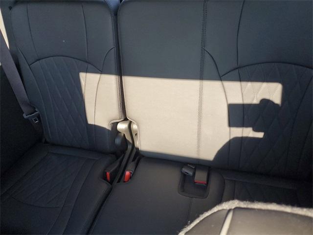 2023 Buick Enclave Vehicle Photo in GRAND BLANC, MI 48439-8139