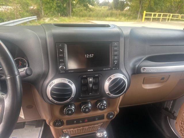 2013 Jeep Wrangler Unlimited Vehicle Photo in MEDINA, OH 44256-9631