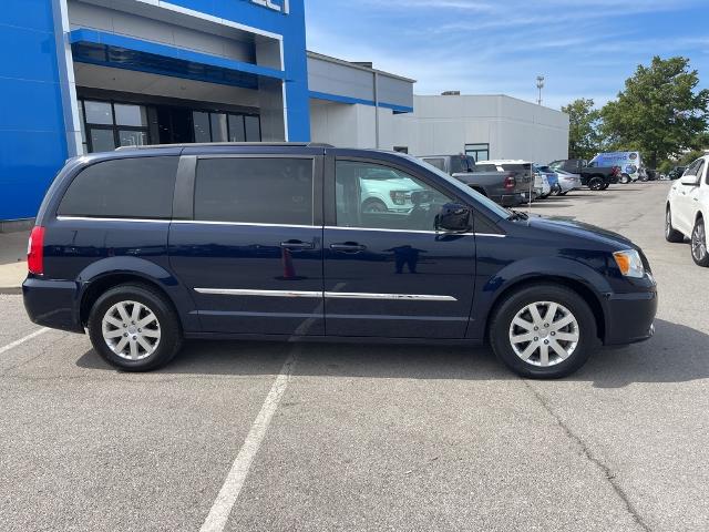 Used 2016 Chrysler Town & Country Touring with VIN 2C4RC1BGXGR279746 for sale in Kansas City