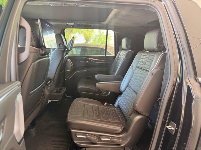 2023 Cadillac Escalade ESV Vehicle Photo in DELRAY BEACH, FL 33483-3294