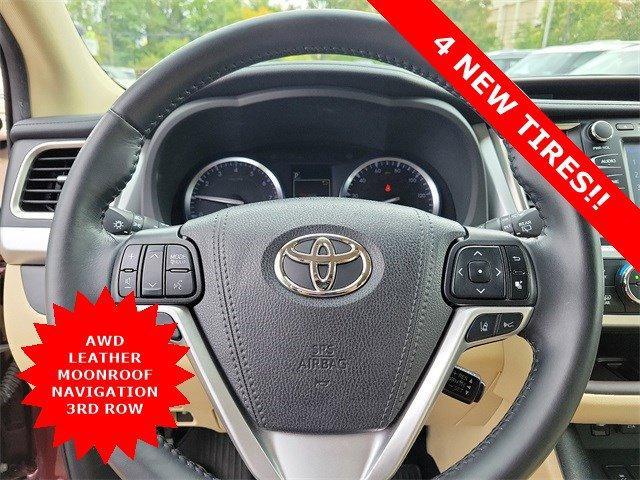 2019 Toyota Highlander Vehicle Photo in Willow Grove, PA 19090