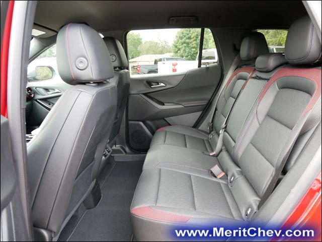 2025 Chevrolet Equinox Vehicle Photo in MAPLEWOOD, MN 55119-4794