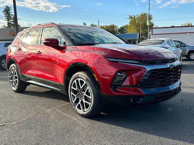 2025 Chevrolet Blazer Vehicle Photo in COLUMBIA, MO 65203-3903