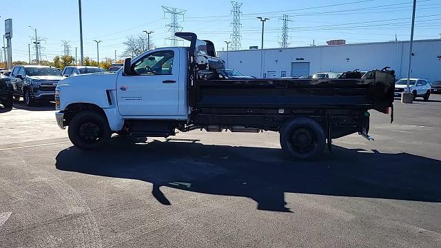 2024 Chevrolet Silverado Chassis Cab Vehicle Photo in JOLIET, IL 60435-8135