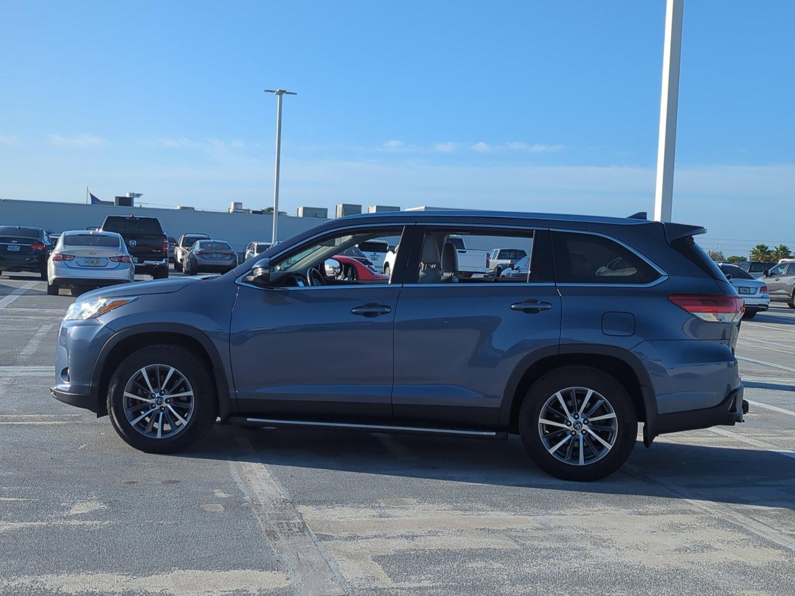 2019 Toyota Highlander Vehicle Photo in Ft. Myers, FL 33907