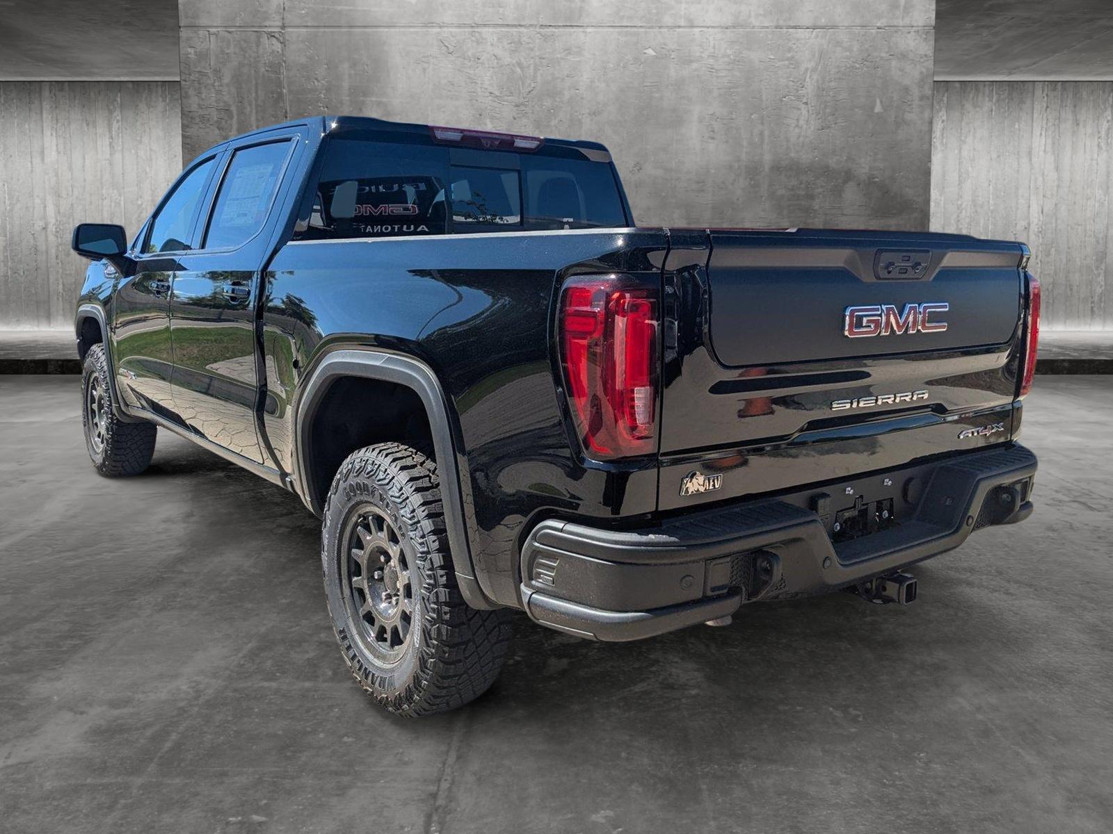 2024 GMC Sierra 1500 Vehicle Photo in LONE TREE, CO 80124-2750