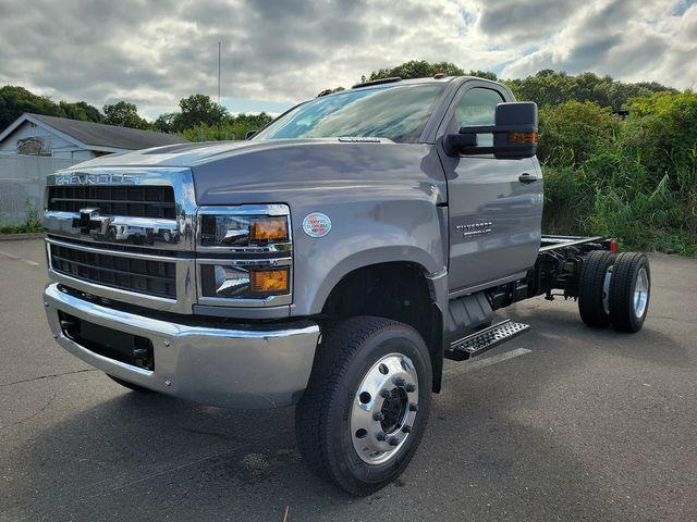 2024 Chevrolet Silverado 5500 HD Vehicle Photo in DANBURY, CT 06810-5034