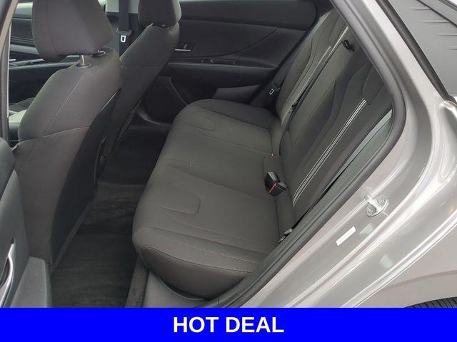 2022 Hyundai ELANTRA Vehicle Photo in Merrillville, IN 46410-5311