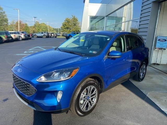 Used 2022 Ford Escape SEL with VIN 1FMCU9CZXNUB22506 for sale in Grove City, PA