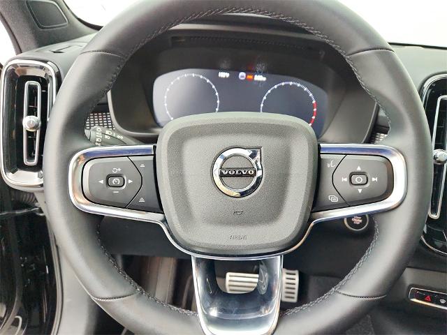 2022 Volvo XC40 Vehicle Photo in Grapevine, TX 76051