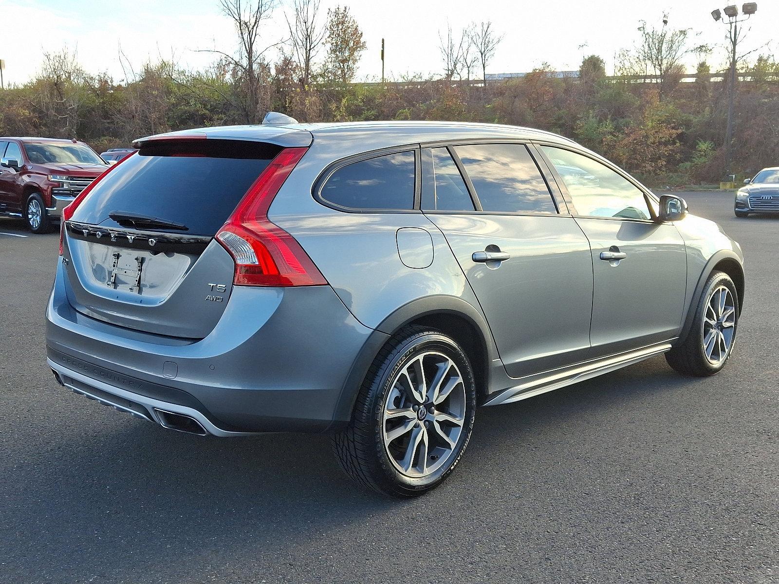 2018 Volvo V60 Cross Country Vehicle Photo in Trevose, PA 19053