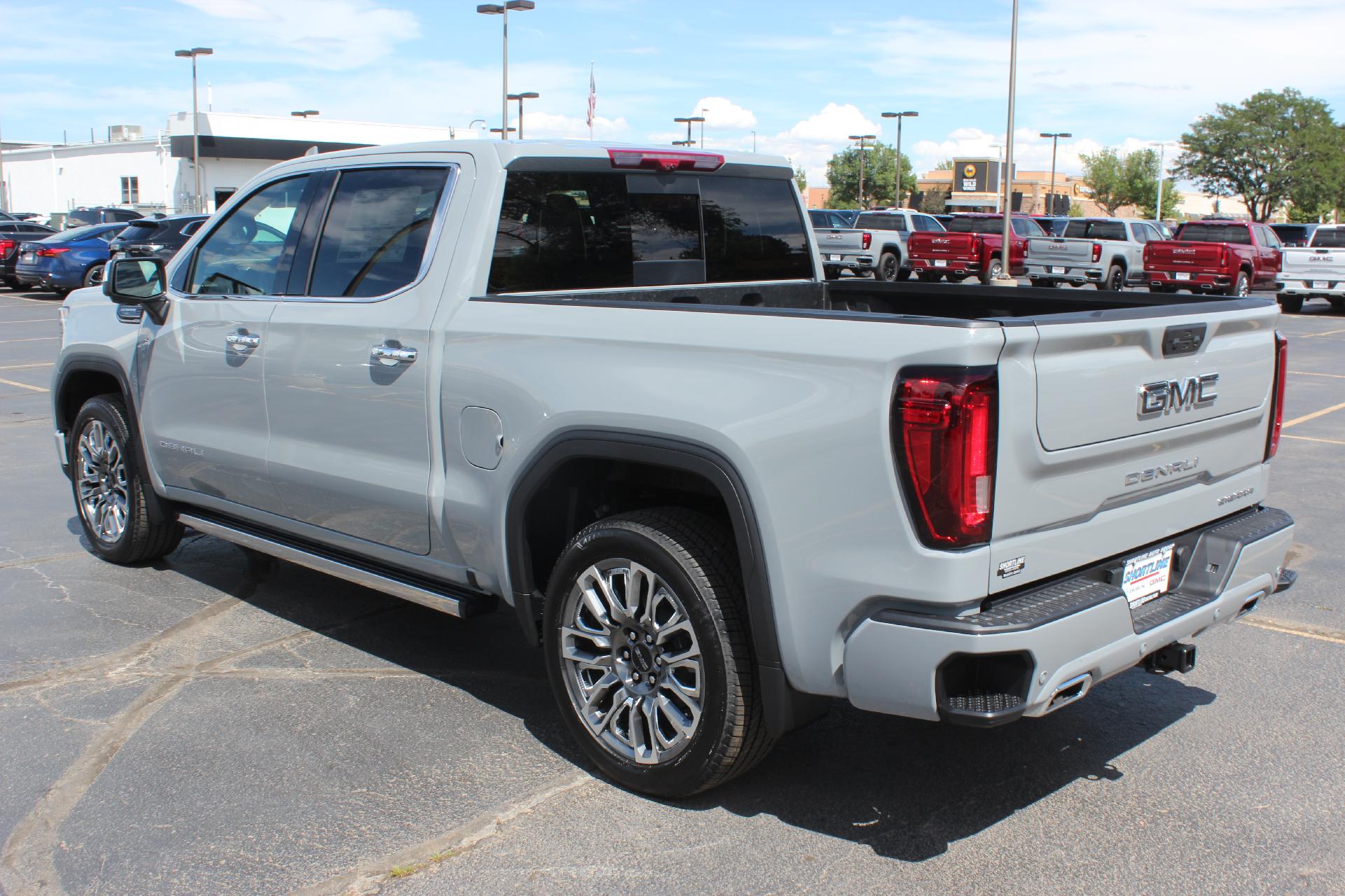 2024 GMC Sierra 1500 Vehicle Photo in AURORA, CO 80012-4011