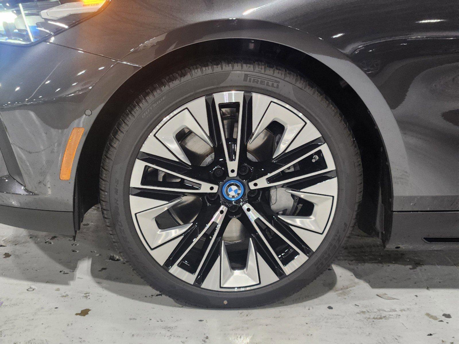 2025 BMW i5 Vehicle Photo in GRAPEVINE, TX 76051