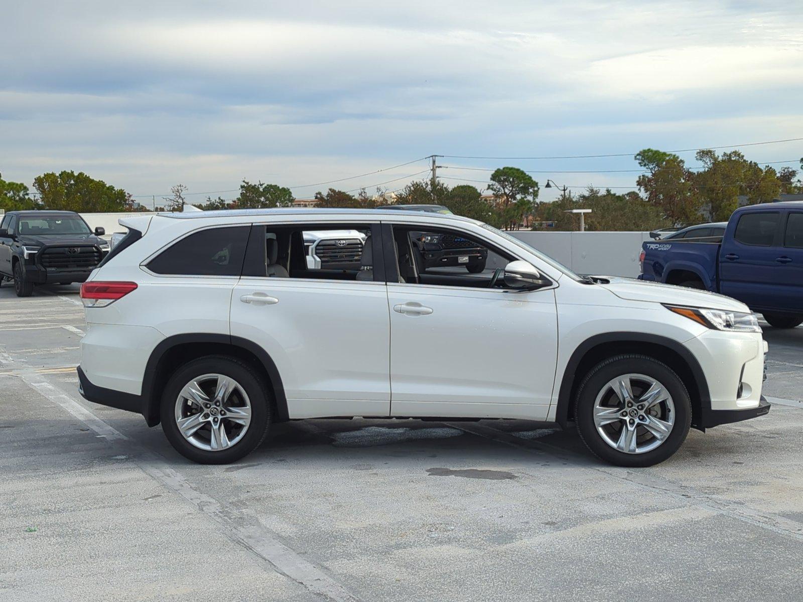 2018 Toyota Highlander Vehicle Photo in Ft. Myers, FL 33907