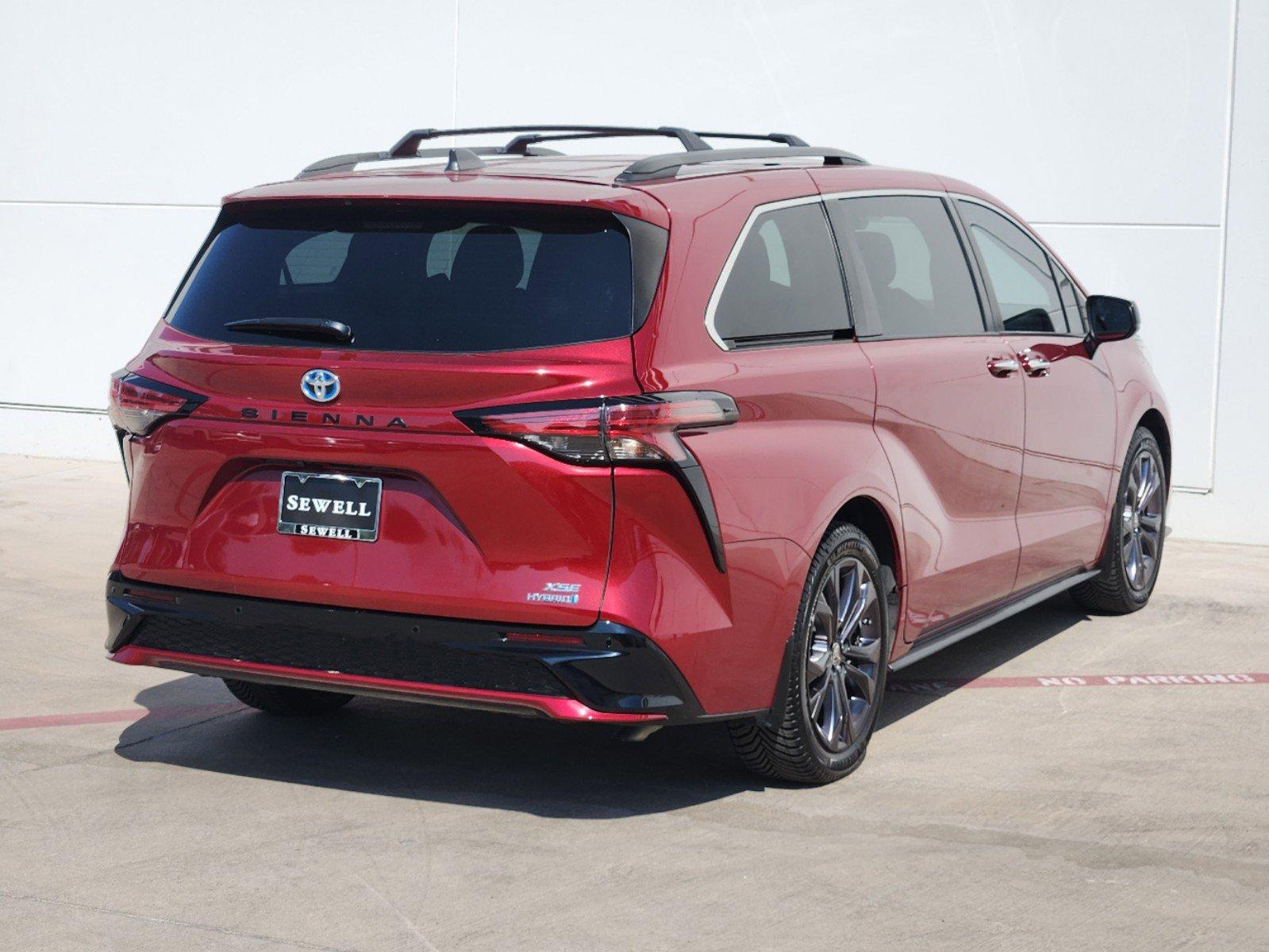 2022 Toyota Sienna Vehicle Photo in GRAPEVINE, TX 76051-8302