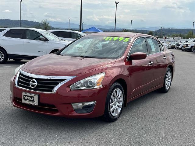 2015 Nissan Altima Vehicle Photo in ALCOA, TN 37701-3235