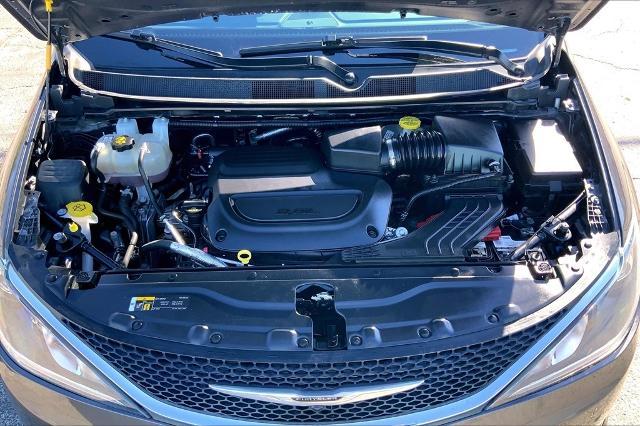 2020 Chrysler Pacifica Vehicle Photo in Kansas City, MO 64114