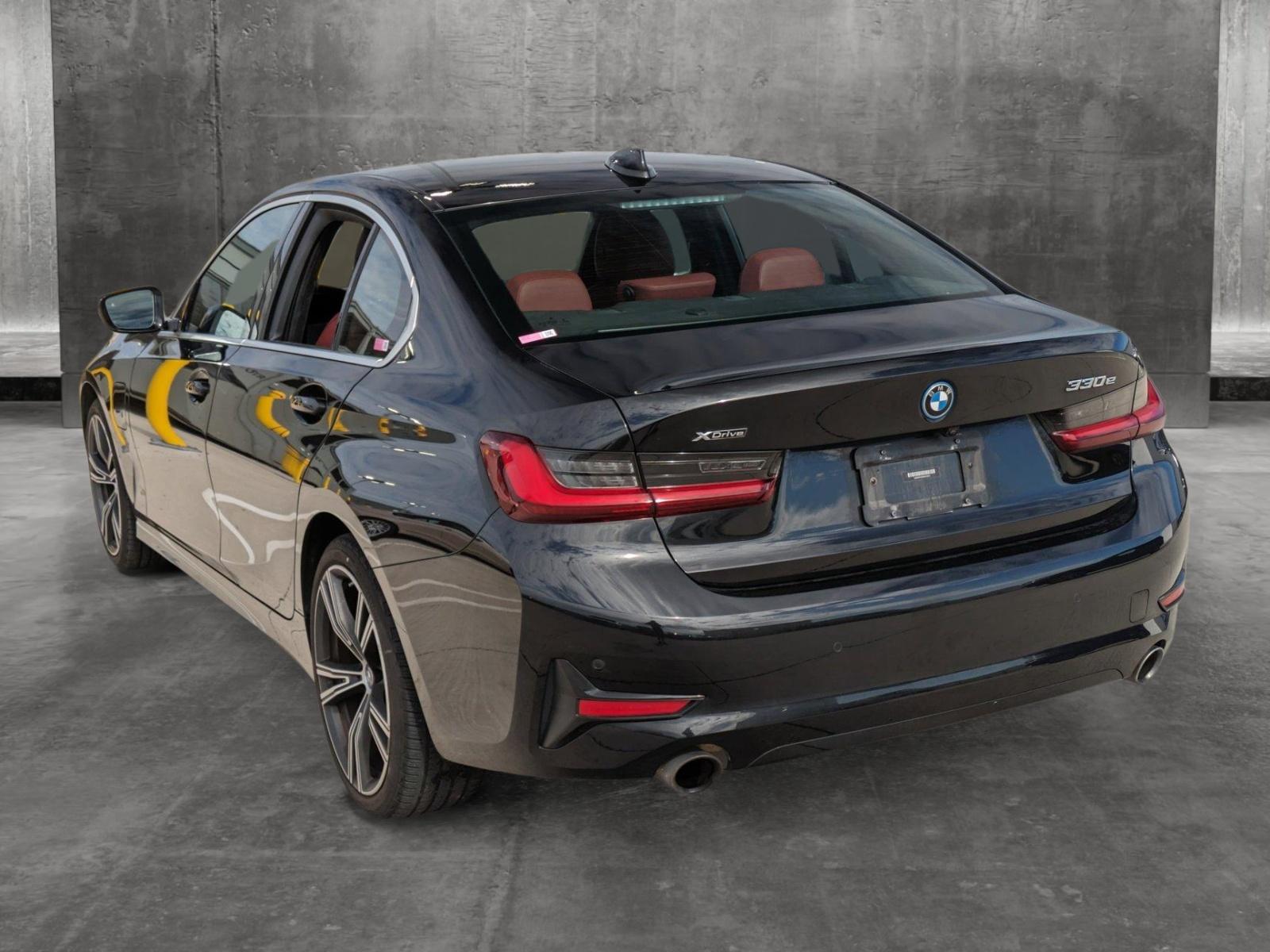 2022 BMW 3 Series Vehicle Photo in TIMONIUM, MD 21093-2300