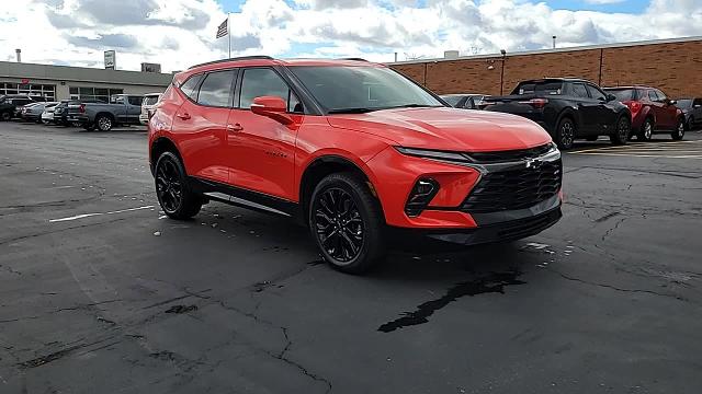 2025 Chevrolet Blazer Vehicle Photo in JOLIET, IL 60435-8135